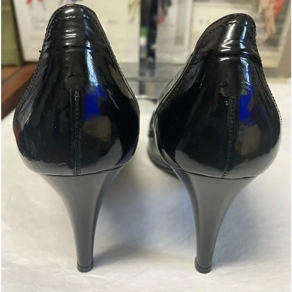 Authentic Burberry Pumps - Picture 11 of 15